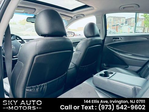 Used 2012 Hyundai Sonata SE w/ Navigation & Sunroof Pkg FWD image 8