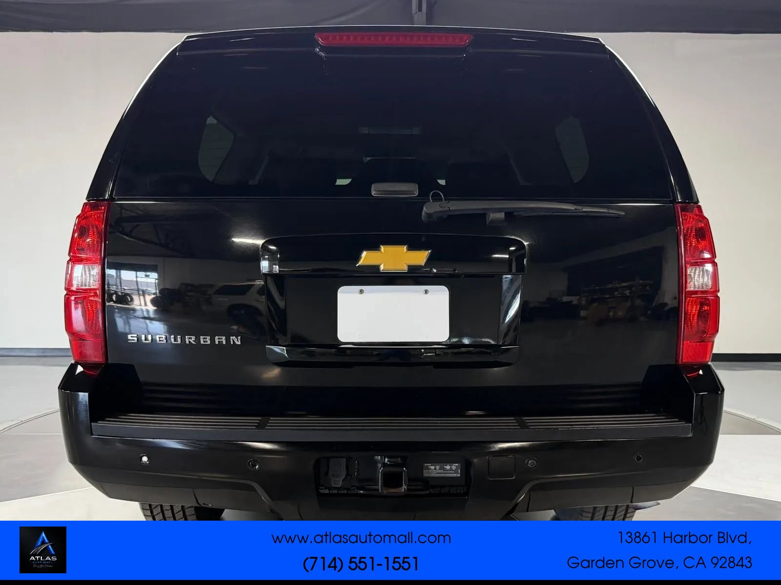 Used 2013 Chevrolet Suburban LT RWD image 5