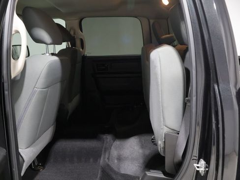 Used 2019 RAM 1500 Express w/ Express Value Package AWD/4WD image 18