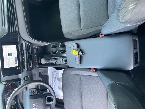 Used 2026 Toyota Camry LE FWD image 15