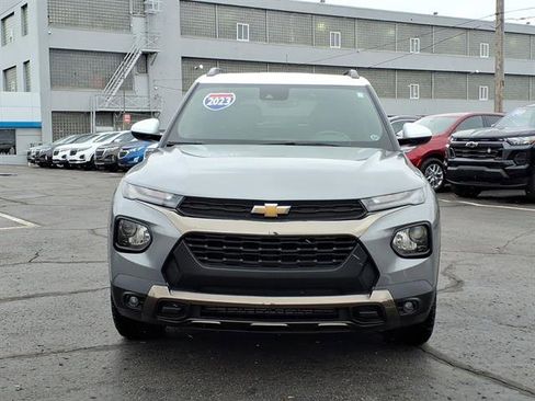 Used 2023 Chevrolet TrailBlazer ACTIV w/ Sun and Liftgate Package image 2