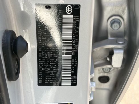 Used 2025 Toyota Corolla LE FWD image 21