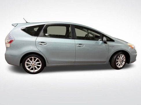 Used 2013 Toyota Prius V Five image 3