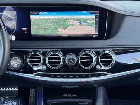 Used 2018 Mercedes-Benz S 560 Sedan w/ AMG Line Exterior image 24