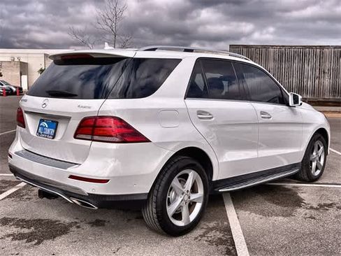 Used 2019 Mercedes-Benz GLE 400 4MATIC image 6