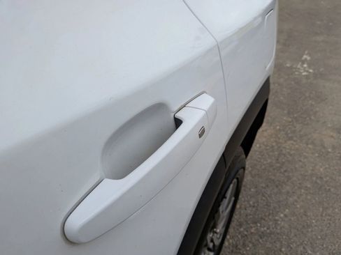 Used 2019 GMC Acadia SLE image 13