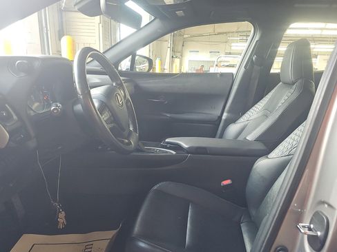 Used 2020 Lexus UX 200 w/ Premium Package FWD image 5