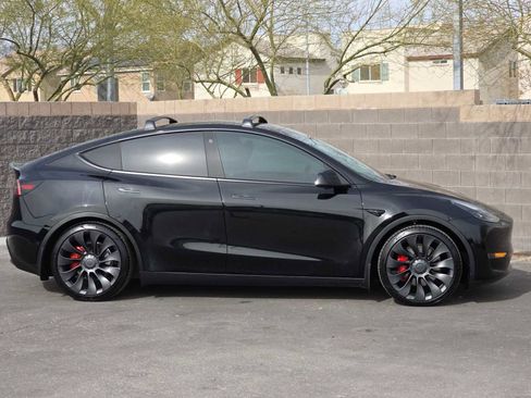 Used 2021 Tesla Model Y Performance image 10