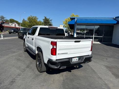 Used 2021 Chevrolet Silverado 1500 LT Trail Boss w/ Convenience Package II AWD/4WD image 6