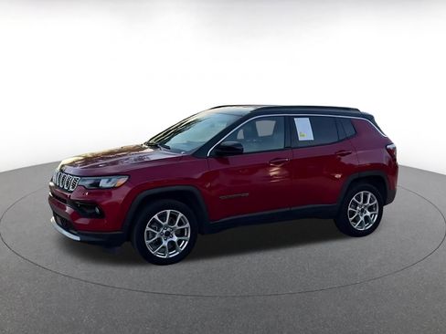 Used 2025 Jeep Compass Limited image 8