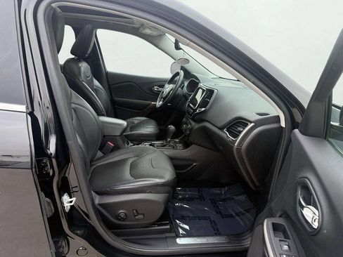 Used 2019 Jeep Cherokee Limited AWD/4WD image 12