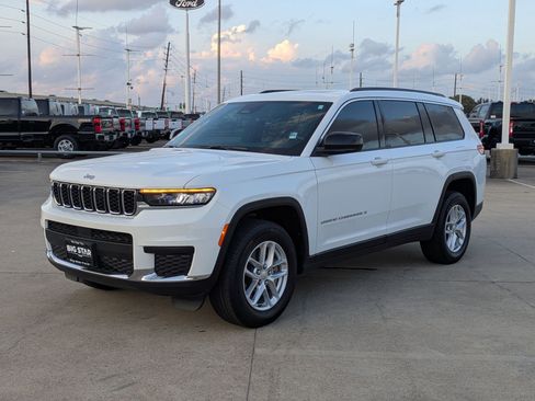 Used 2025 Jeep Grand Cherokee L Laredo image 9