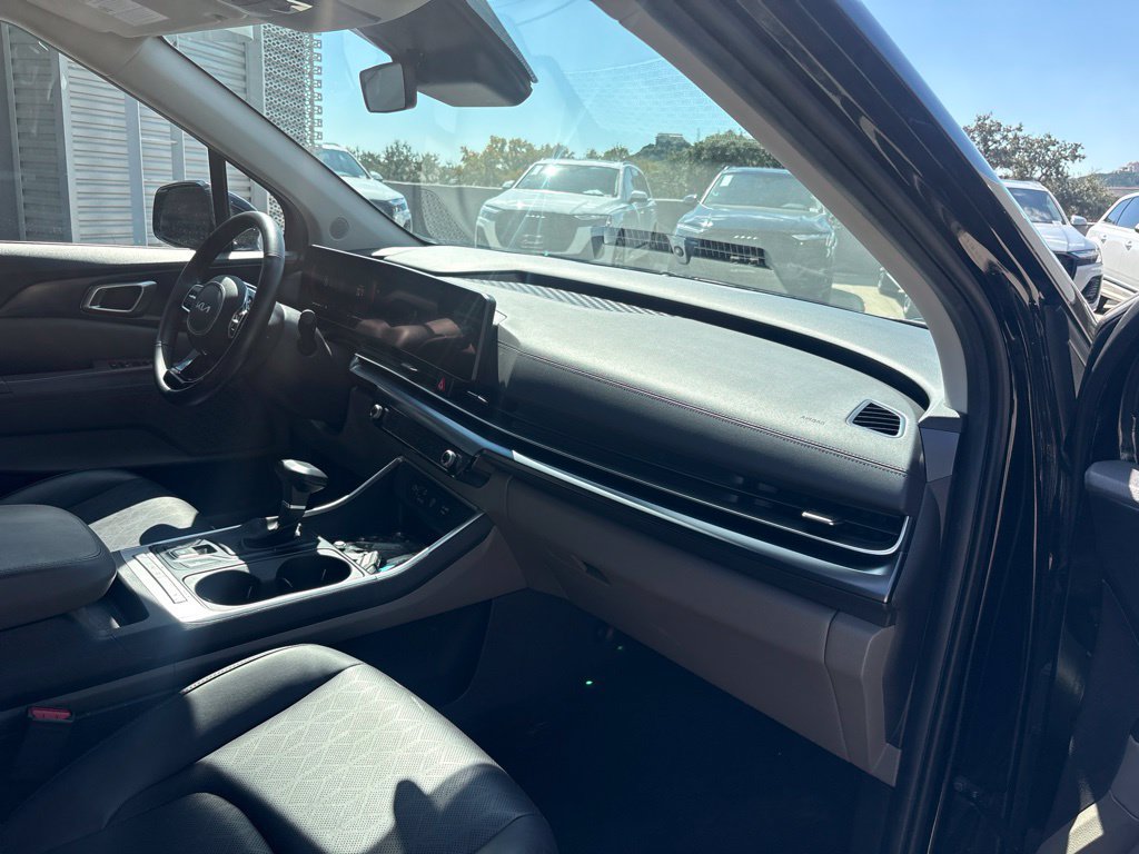 Used 2026 Kia Carnival FWD image 20