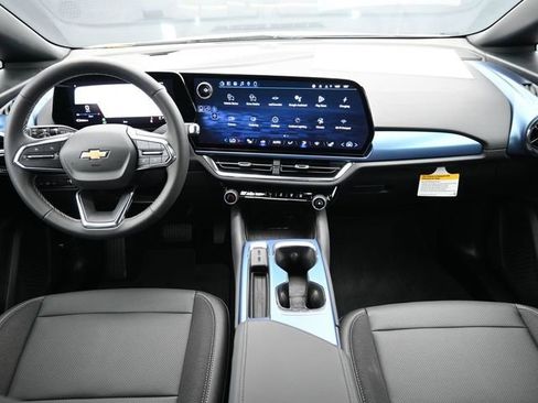New 2026 Chevrolet Equinox EV LT FWD image 24