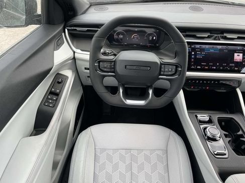 New 2026 Jeep Cherokee Overland image 14