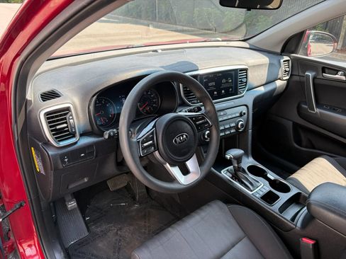 Used 2020 Kia Sportage LX AWD/4WD image 11