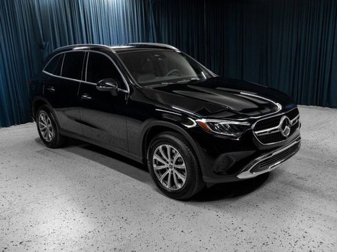 Certified 2026 Mercedes-Benz GLC 300 image 3