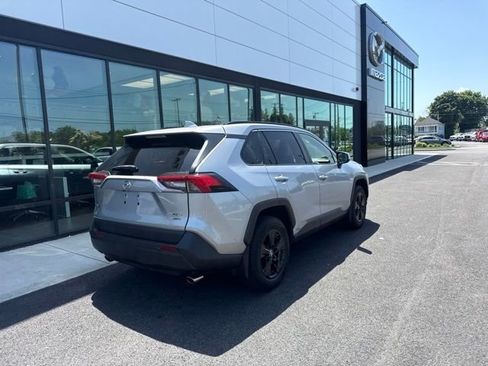 Used 2019 Toyota RAV4 XLE w/ Convenience Package AWD/4WD image 3