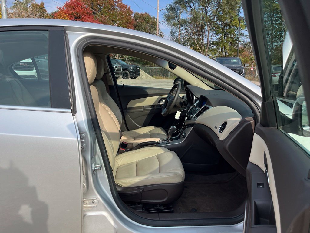 Used 2012 Chevrolet Cruze LT FWD image 32