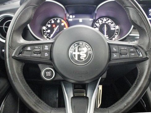 Used 2022 Alfa Romeo Stelvio Ti image 14
