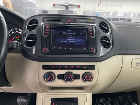 Used 2016 Volkswagen Tiguan SE AWD/4WD image 21