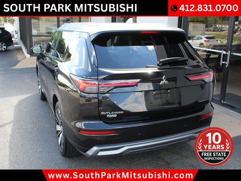 Used 2025 Mitsubishi Outlander AWD image 7