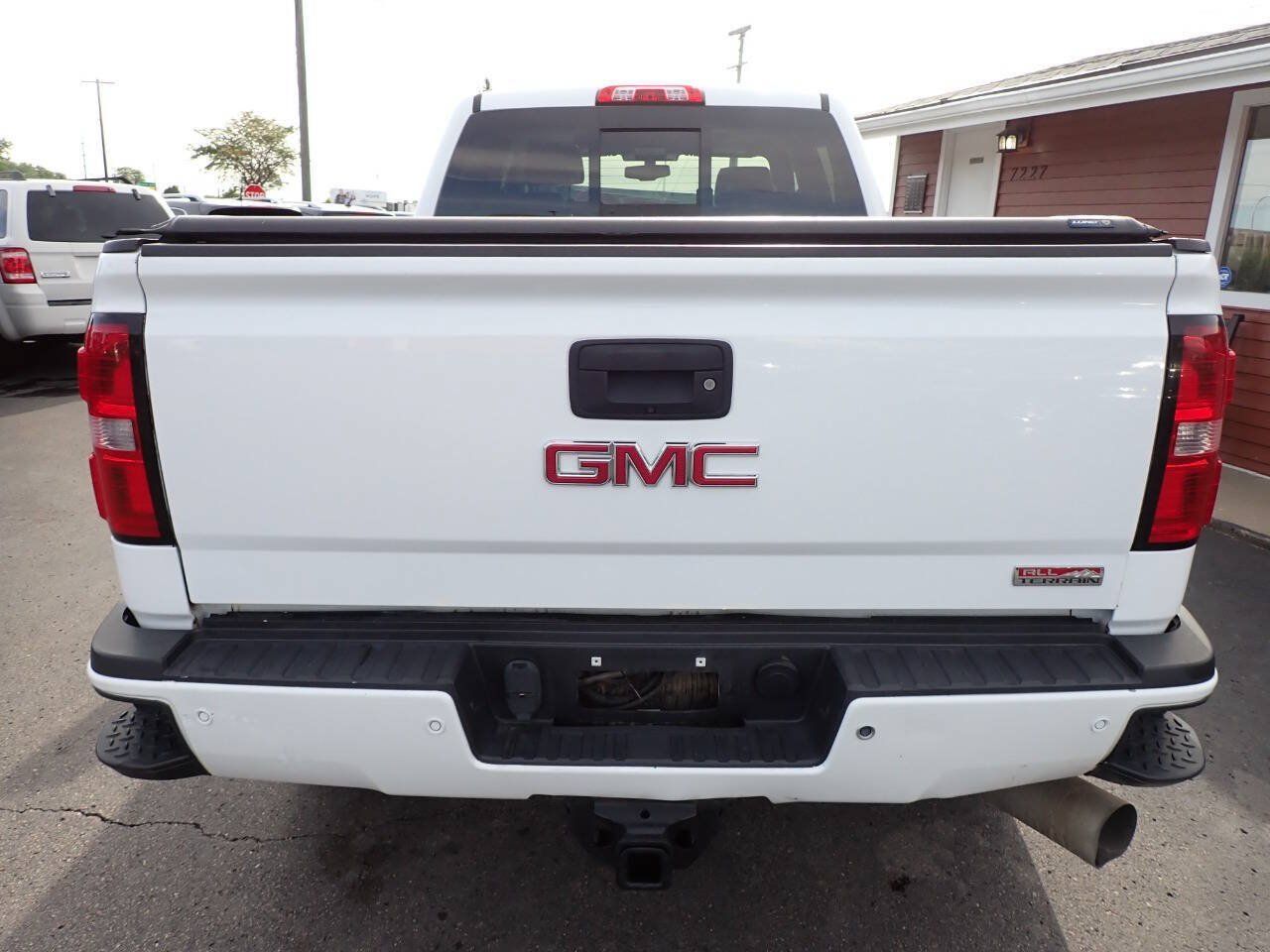 Used 2015 GMC Sierra 3500 SLT w/ Duramax Plus Package AWD/4WD image 5