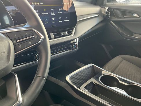 Used 2025 Chevrolet Equinox LT image 41