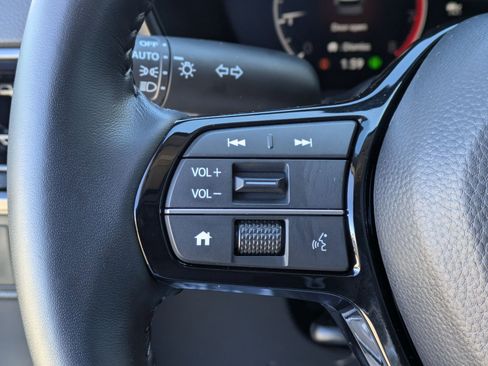 Used 2025 Honda CR-V EX-L image 15