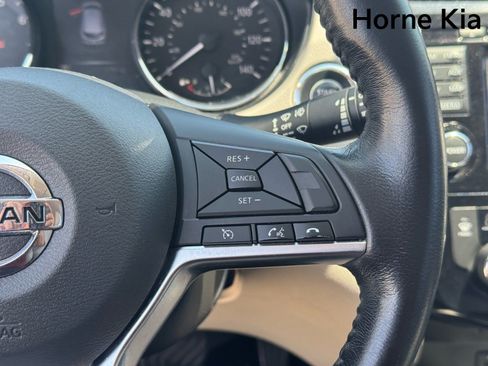 Used 2017 Nissan Rogue Sport SL FWD image 19