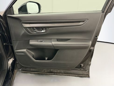 Used 2025 Honda CR-V LX image 32