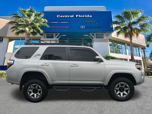 Used 2018 Toyota 4Runner TRD Off-Road AWD/4WD image 4