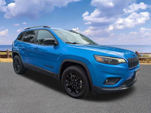 Certified 2023 Jeep Cherokee Altitude Lux image 10