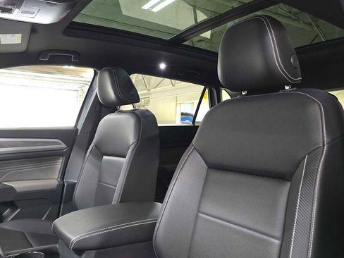 Used 2023 Volkswagen Atlas Cross Sport SE image 21