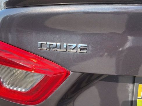 Used 2016 Chevrolet Cruze LT w/ Convenience Package image 10