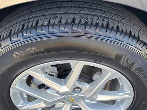 Used 2022 Chevrolet Equinox LT FWD image 18