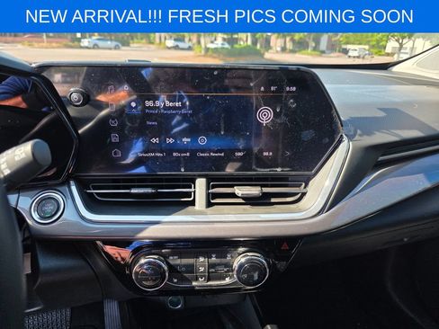 Used 2025 Chevrolet Trax ACTIV w/ Sunroof Package FWD image 11
