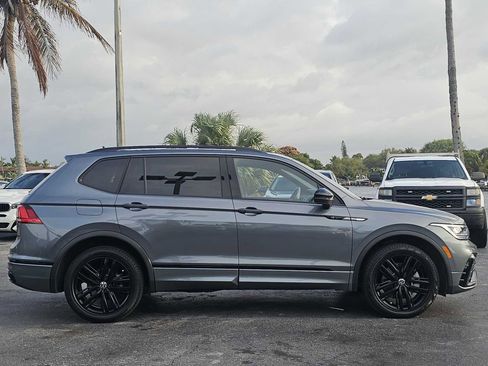 Used 2022 Volkswagen Tiguan SE R-Line image 21