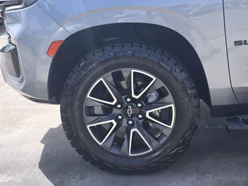 Used 2023 Chevrolet Suburban Z71 AWD/4WD image 9