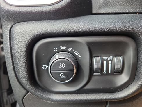 Used 2021 RAM 1500 Laramie AWD/4WD image 28