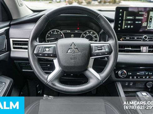 Used 2025 Mitsubishi Outlander SE FWD image 30