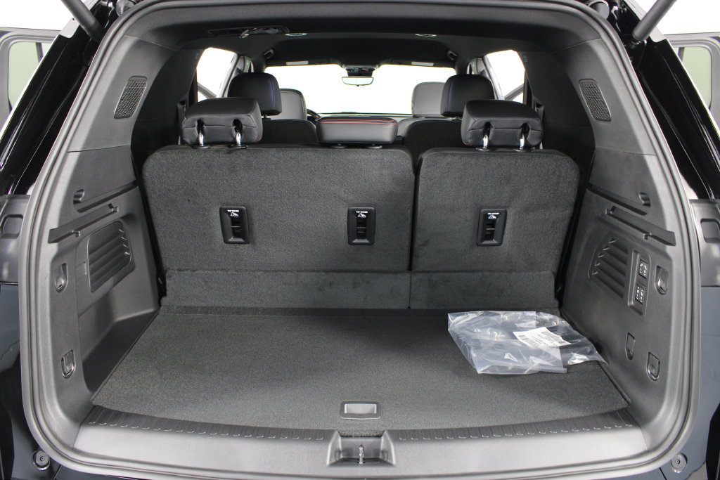 New 2027 Chevrolet Traverse RS FWD image 29