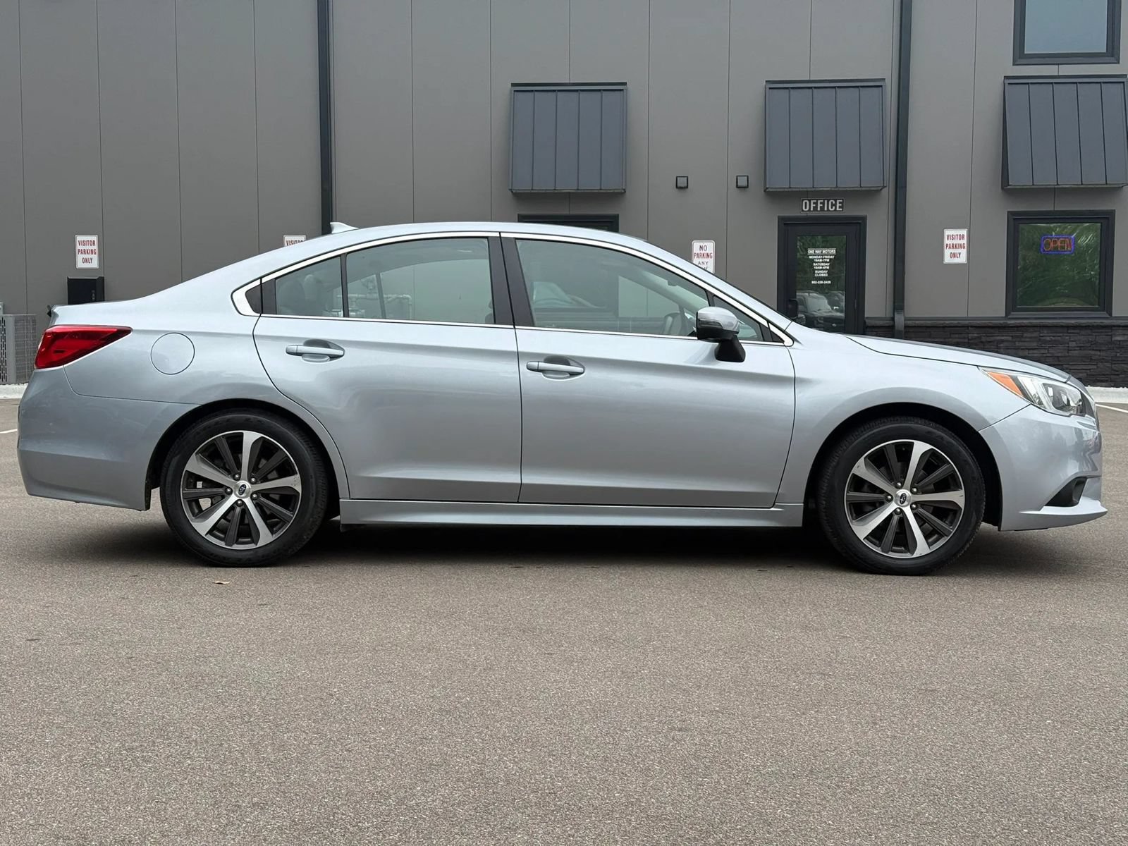 Used 2017 Subaru Legacy 2.5i Limited AWD/4WD image 6