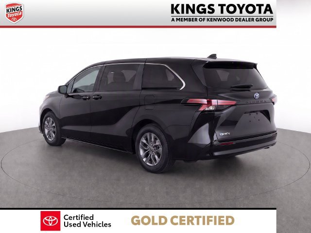 Certified 2025 Toyota Sienna LE FWD image 5