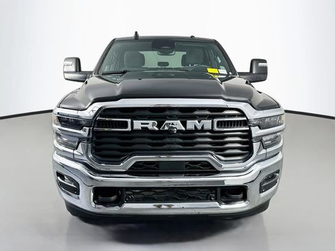 Used 2026 RAM 2500 Big Horn AWD/4WD image 2