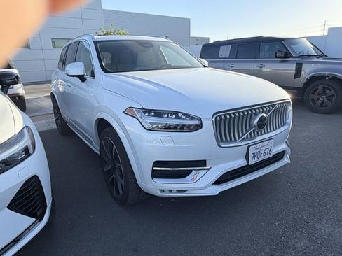 Used 2023 Volvo XC90 B5 Plus AWD/4WD image 3