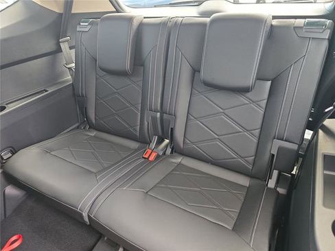 New 2026 Volkswagen Atlas SE image 10