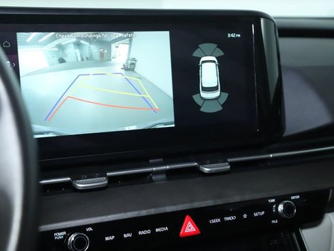 Used 2024 Kia Carnival EX FWD image 35
