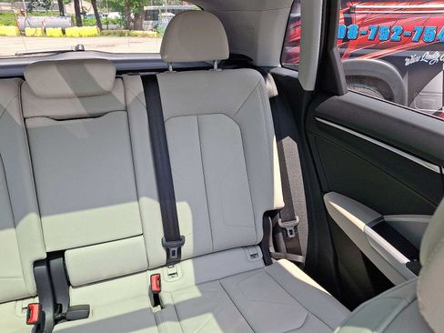 Used 2023 Audi Q3 2.0T Premium w/ Convenience Package AWD/4WD image 14