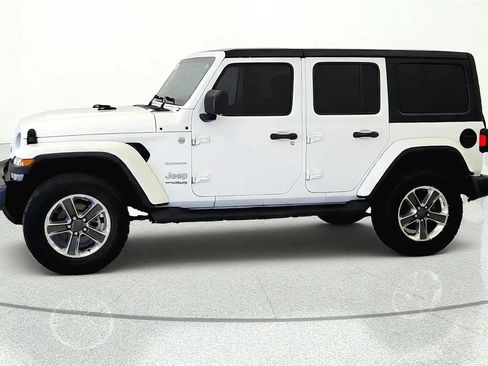 Used 2022 Jeep Wrangler Unlimited Sahara w/ Cold Weather Group AWD/4WD image 3